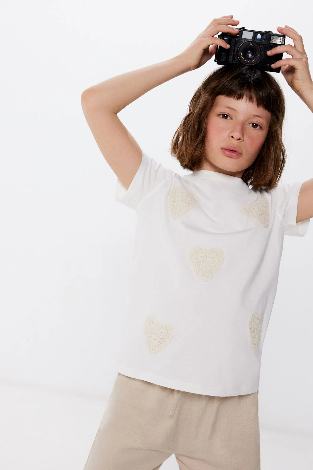 Camiseta corazones crochet niña