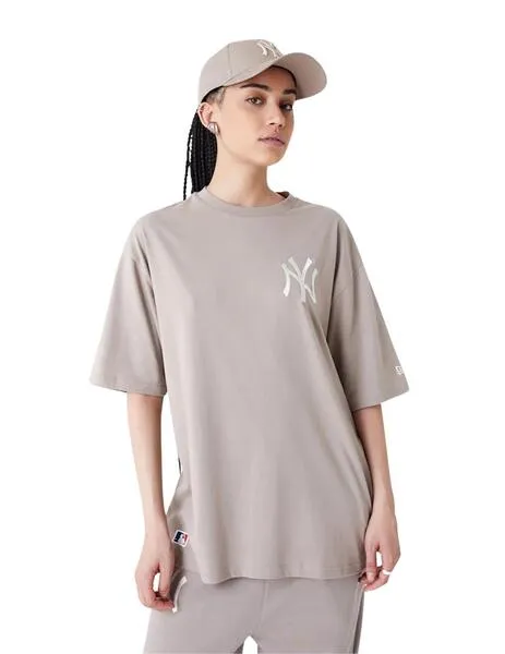 camiseta new era neyyan essential oversized marrón unisex.